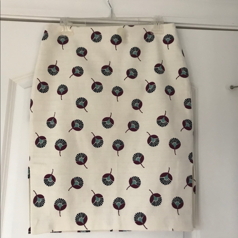 LOFT, Size 6, Cream/multicolored pencil skirt